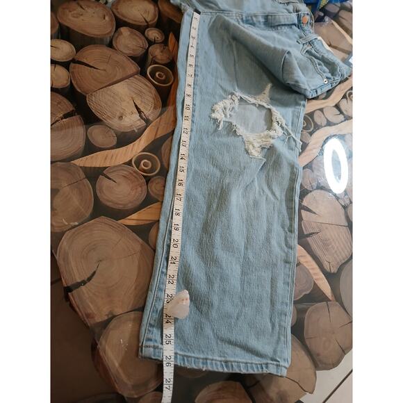 Universal Thread Vintage Straight Distressed Light Wash Denim Jeans 10/30R - Picture 8 of 10